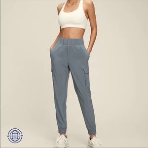 NWT Gap Fit Runaround Joggers